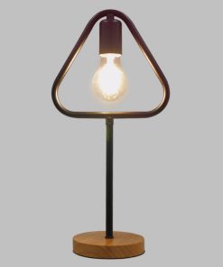 Alternative view of GloboStar® HONOR TRIANGLE 01436 Μοντέρνο Επιτραπέζιο Φωτιστικό Πορτατίφ Μονόφωτο Μαύρο Μεταλλικό με Ξύλινη Βάση Δρυς Μ20 x Π20 x Υ40cm