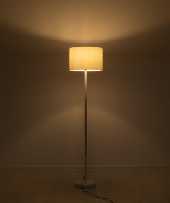 Alternative view of GloboStar® ASHLEY 00826 Μοντέρνο Επιδαπέδιο Φωτιστικό Μονόφωτο 1 x E27 IP20 Λευκό Μέταλλο, Λευκό Ύφασμα & Μπεζ Ξύλο - Μ40 x Π40 x Υ145cm