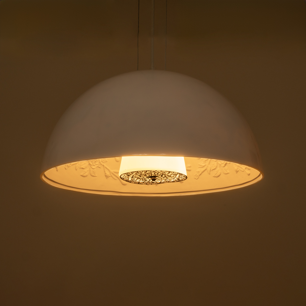 GLOBOSTAR® SERENIA 01152 Μοντέρνο Κρεμαστό Φωτιστικό Οροφής με Ντουί 1 x E27 AC 220-240V IP20 - Λευκό - Μ40 x Π40 x Υ20cm 4 GLOBOSTAR® SERENIA 01152 Μοντέρνο Κρεμαστό Φωτιστικό Οροφής με Ντουί 1 x E27 AC 220-240V IP20 - Λευκό - Μ40 x Π40 x Υ20cm - Image 2