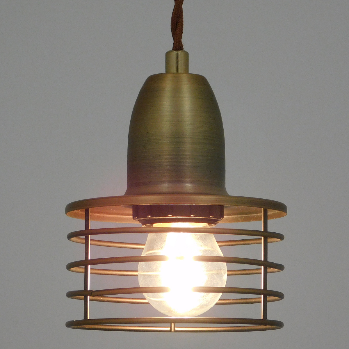 GLOBOSTAR® MANHATTAN 01454 Μοντέρνο Κρεμαστό Φωτιστικό Οροφής με Ντουί 1 x E27 AC 220-240V IP20 - Μπρούτζινο - Μ11 x Π11 x Υ14cm 4 GLOBOSTAR® MANHATTAN 01454 Μοντέρνο Κρεμαστό Φωτιστικό Οροφής με Ντουί 1 x E27 AC 220-240V IP20 - Μπρούτζινο - Μ11 x Π11 x Υ14cm - Image 2