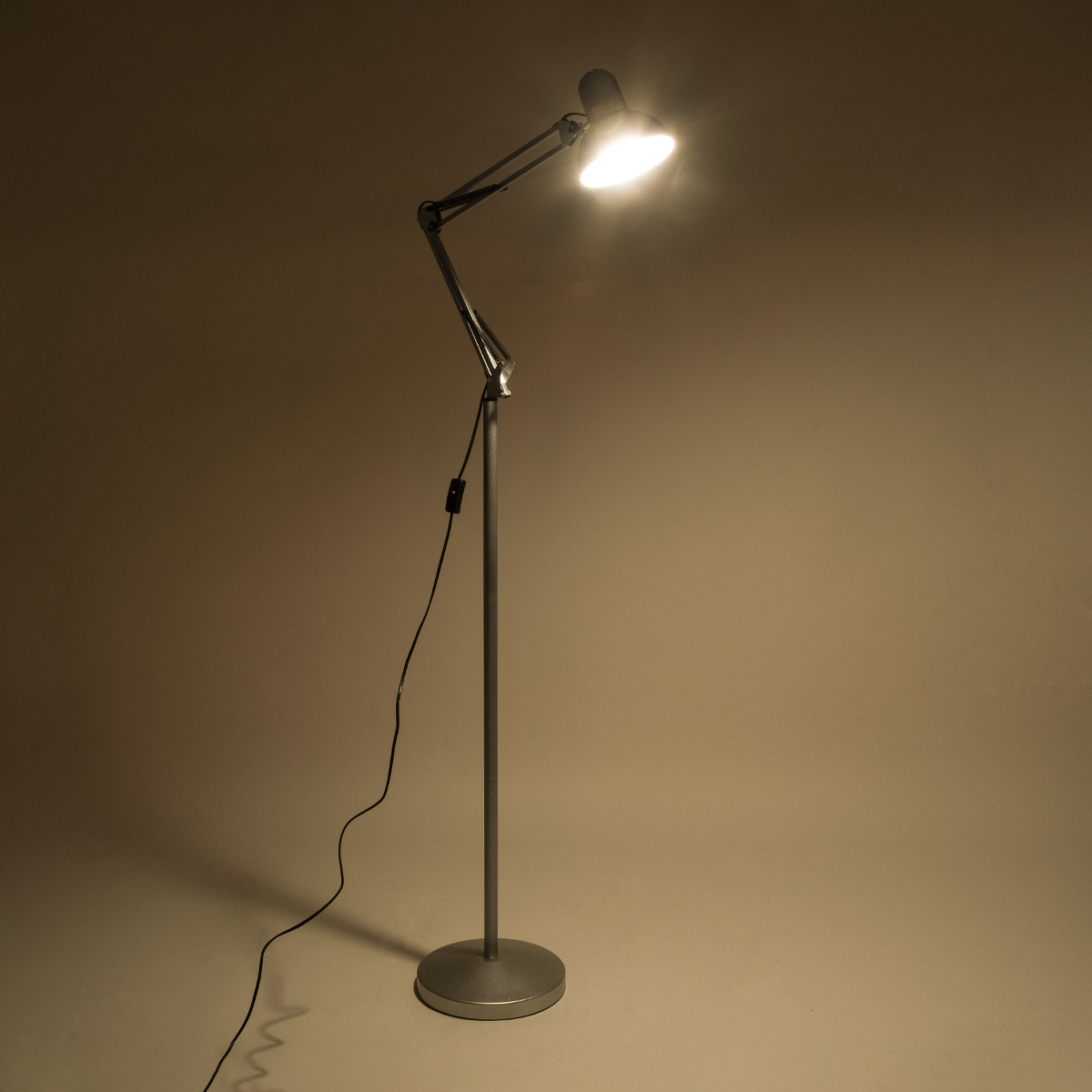 GLOBOSTAR® AUDREY 01469 Vintage Επιδαπέδιο Φωτιστικό με Ντουί 1 x E27 AC 220-240V IP20 - Ασημί - Μ15 x Π15 x Υ190cm 4 GLOBOSTAR® AUDREY 01469 Vintage Επιδαπέδιο Φωτιστικό με Ντουί 1 x E27 AC 220-240V IP20 - Ασημί - Μ15 x Π15 x Υ190cm - Image 2