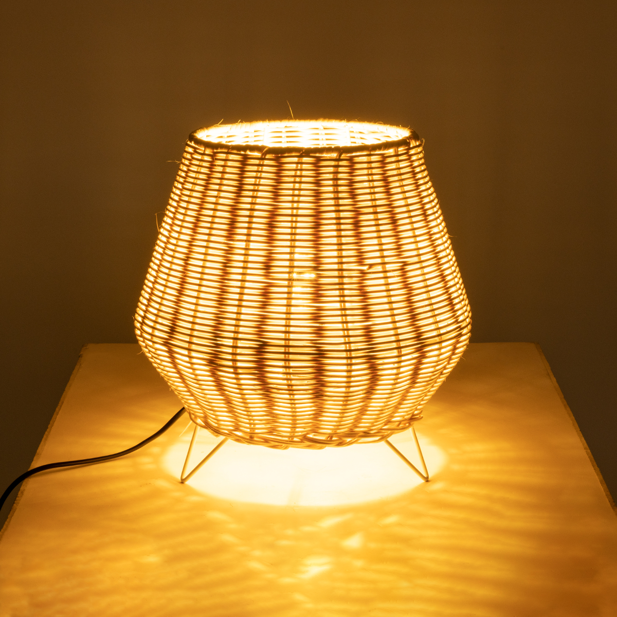 GLOBOSTAR® BOLSON 02010 Boho Επιδαπέδιο Φωτιστικό με Ντουί 1 x E27 AC 220-240V IP20 - Μπεζ & Λευκό - Μ30 x Π30 x Υ30cm 4 GLOBOSTAR® BOLSON 02010 Boho Επιδαπέδιο Φωτιστικό με Ντουί 1 x E27 AC 220-240V IP20 - Μπεζ & Λευκό - Μ30 x Π30 x Υ30cm - Image 2