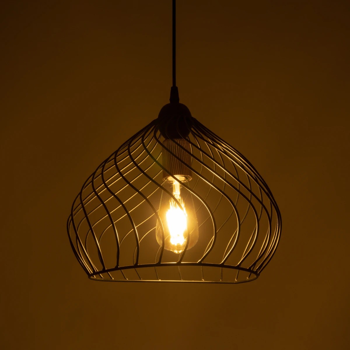 GLOBOSTAR® STARLA 201-0013 Vintage Κρεμαστό Φωτιστικό Οροφής με Ντουί 1 x E27 AC 220-240V IP20 - Μαύρο & Ροζ Χρυσό - Μ31 x Π31 x Υ30cm 3 GLOBOSTAR® STARLA 201-0013 Vintage Κρεμαστό Φωτιστικό Οροφής με Ντουί 1 x E27 AC 220-240V IP20 - Μαύρο & Ροζ Χρυσό - Μ31 x Π31 x Υ30cm - Image 2