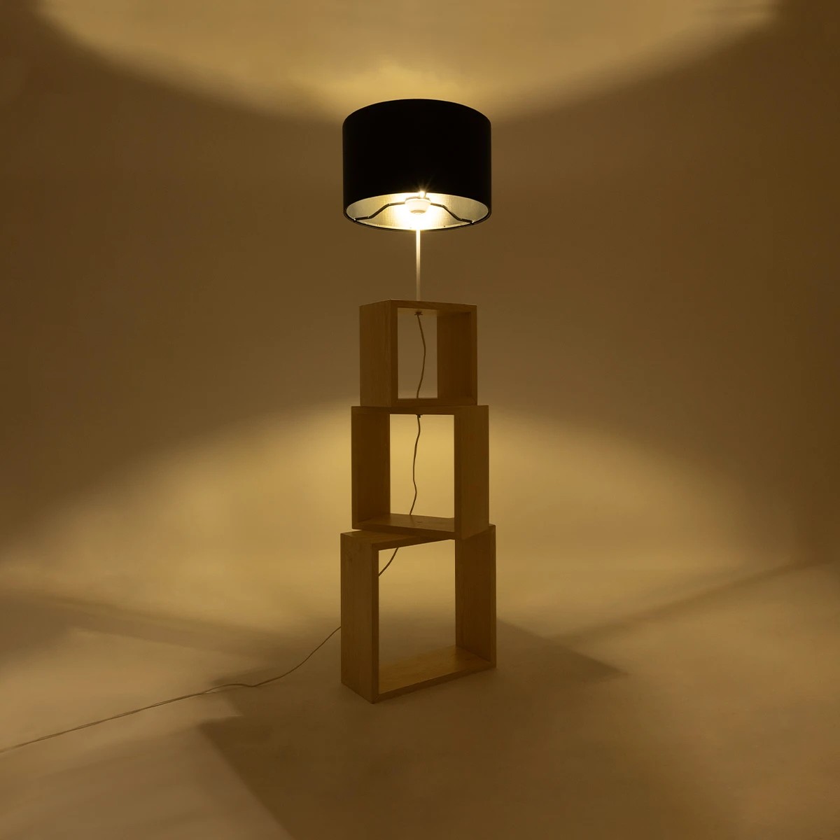 GloboStar® LUMO 201-0070 Μοντέρνο Επιδαπέδιο Φωτιστικό Μονόφωτο 1 x E27 IP20 Μπεζ Ξύλο με Μαύρο Ύφασμα - Μ37 x Π36 x Υ136cm 3 GloboStar® LUMO 201-0070 Μοντέρνο Επιδαπέδιο Φωτιστικό Μονόφωτο 1 x E27 IP20 Μπεζ Ξύλο με Μαύρο Ύφασμα - Μ37 x Π36 x Υ136cm - Image 2