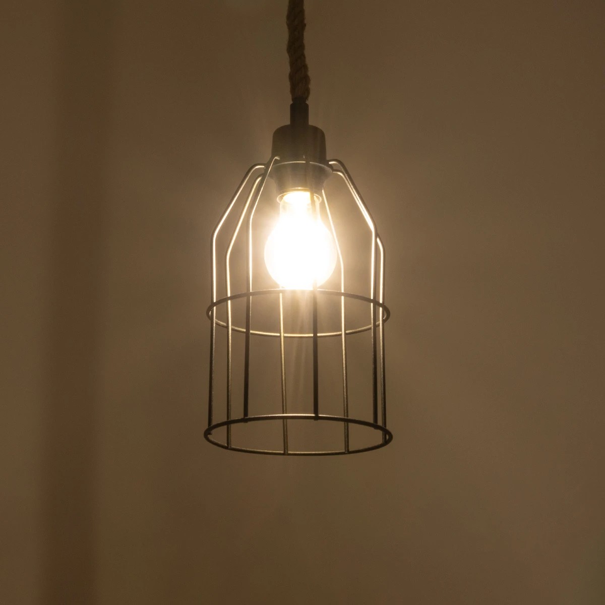 GLOBOSTAR® TALAH 203-0009 Vintage Κρεμαστό Φωτιστικό Οροφής με Ντουί 1 x E27 AC 220-240V IP20 - Μαύρο & Μπεζ - Μ15.5 x Π15.5 x Υ30cm 3 GLOBOSTAR® TALAH 203-0009 Vintage Κρεμαστό Φωτιστικό Οροφής με Ντουί 1 x E27 AC 220-240V IP20 - Μαύρο & Μπεζ - Μ15.5 x Π15.5 x Υ30cm - Image 2