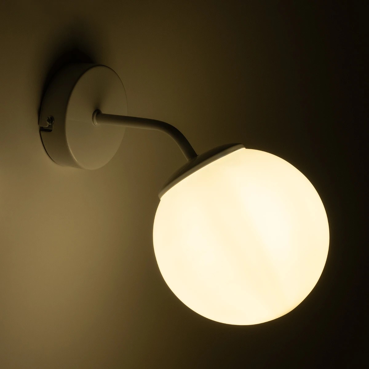 GloboStar® DALPH 203-0035 Vintage Επιτοίχιο Φωτιστικό Απλίκα Μονόφωτο 1 x E27 IP20 Λευκό Μέταλλο με Λευκό Γυαλί - M15 x Π25x Υ22cm 3 GloboStar® DALPH 203-0035 Vintage Επιτοίχιο Φωτιστικό Απλίκα Μονόφωτο 1 x E27 IP20 Λευκό Μέταλλο με Λευκό Γυαλί - M15 x Π25x Υ22cm - Image 2