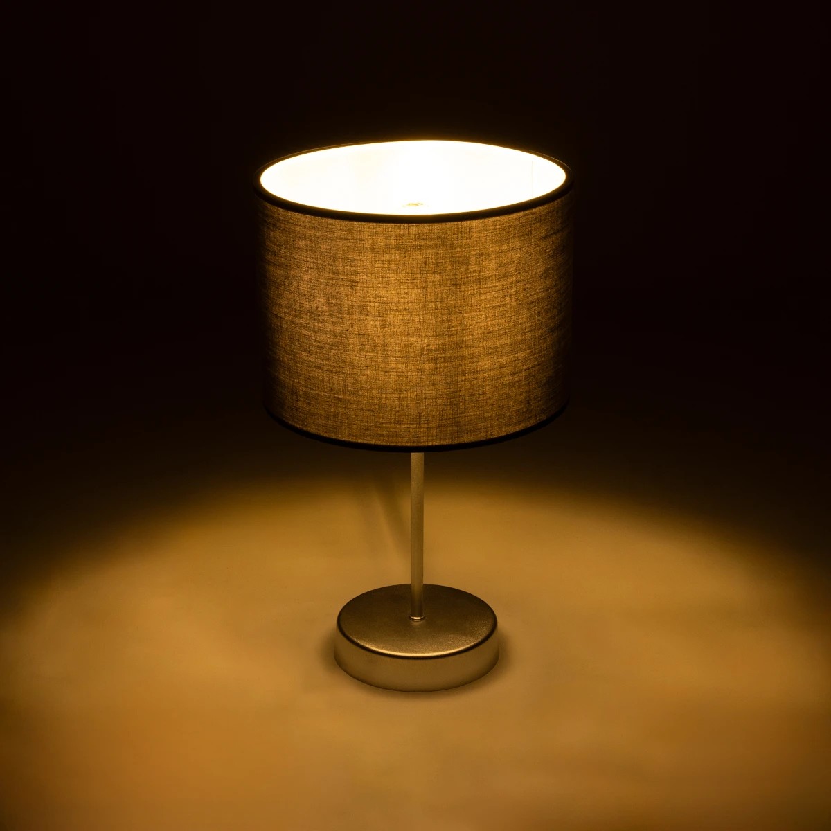 GloboStar® WIZ 203-0179 Μοντέρνο Επιτραπέζιο Φωτιστικό Πορτατίφ Μονόφωτο 1 x E27 IP20 Ασημί Μέταλλο με Γκρι Ύφασμα - Μ22 x Π22 x Υ36.5cm 3 GloboStar® WIZ 203-0179 Μοντέρνο Επιτραπέζιο Φωτιστικό Πορτατίφ Μονόφωτο 1 x E27 IP20 Ασημί Μέταλλο με Γκρι Ύφασμα - Μ22 x Π22 x Υ36.5cm - Image 2