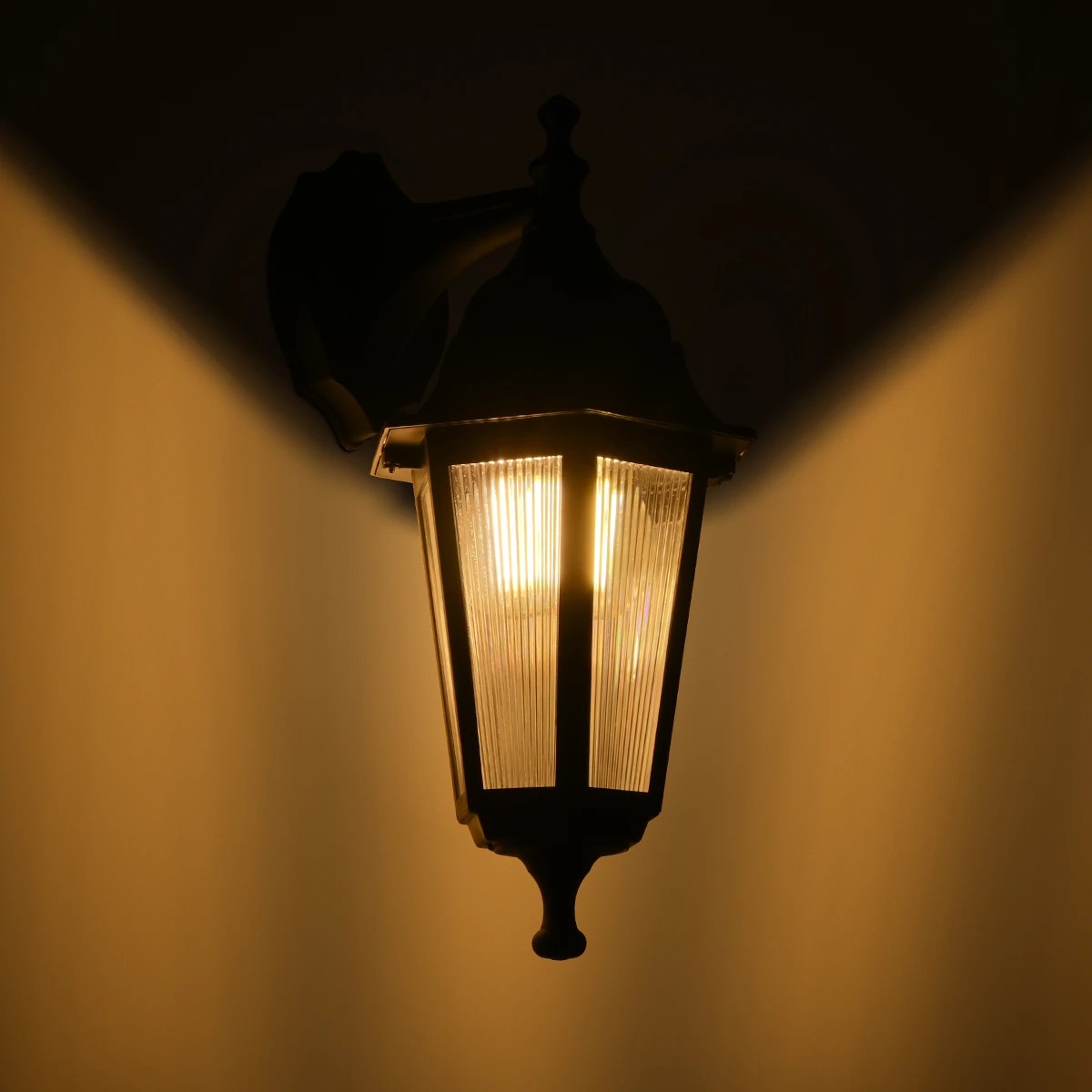 GloboStar® VITRO 203-0191 Vintage Επιτοίχιο Φωτιστικό Φαναράκι Μονόφωτο 1 x E27 IP44 Μαύρο Πλαστικό - Μ17 x Π20 x Υ36cm 3 GloboStar® VITRO 203-0191 Vintage Επιτοίχιο Φωτιστικό Φαναράκι Μονόφωτο 1 x E27 IP44 Μαύρο Πλαστικό - Μ17 x Π20 x Υ36cm - Image 2