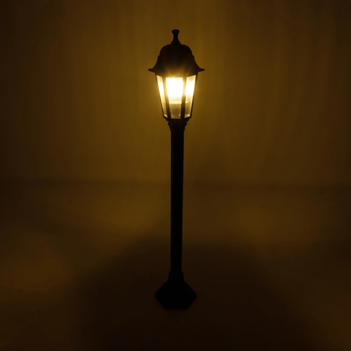 GloboStar® VITRO 203-0192 Vintage Επιδαπέδιο Φωτιστικό Κολωνάκι Κήπου Μονόφωτο 1 x E27 IP44 Μαύρο & Διάφανο Πλαστικό - Μ17 x Π17 x Υ100cm 3 GloboStar® VITRO 203-0192 Vintage Επιδαπέδιο Φωτιστικό Κολωνάκι Κήπου Μονόφωτο 1 x E27 IP44 Μαύρο & Διάφανο Πλαστικό - Μ17 x Π17 x Υ100cm - Image 2