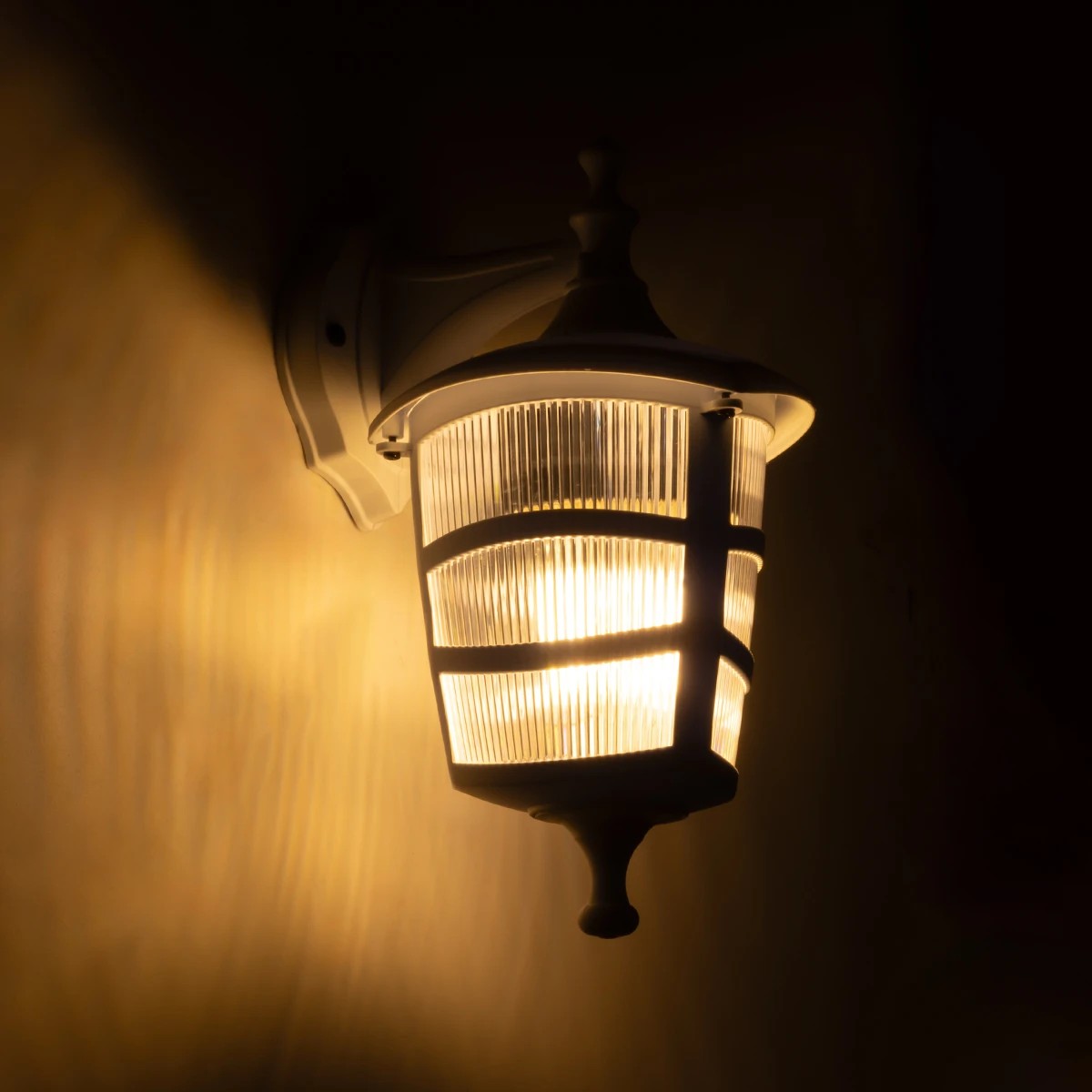 GloboStar® ZARDIN 203-0239 Vintage Επιτοίχιο Φωτιστικό Φαναράκι Μονόφωτο 1 x E27 IP44 Λευκό Πλαστικό - Μ17 x Π21 x Υ30cm 3 GloboStar® ZARDIN 203-0239 Vintage Επιτοίχιο Φωτιστικό Φαναράκι Μονόφωτο 1 x E27 IP44 Λευκό Πλαστικό - Μ17 x Π21 x Υ30cm - Image 2