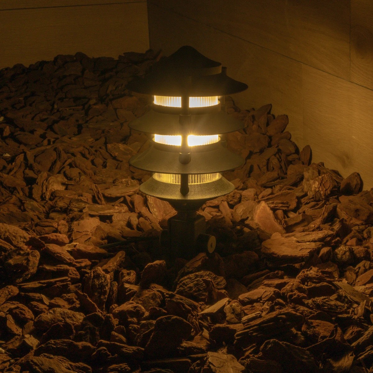 GloboStar® LANTERNA 203-0242 Μοντέρνο Καρφωτό Φωτιστικό Φαναράκι Μονόφωτο 1 x E27 IP44 Μαύρο & Διάφανο Πλαστικό - Μ16 x Π16 x Υ50cm 3 GloboStar® LANTERNA 203-0242 Μοντέρνο Καρφωτό Φωτιστικό Φαναράκι Μονόφωτο 1 x E27 IP44 Μαύρο & Διάφανο Πλαστικό - Μ16 x Π16 x Υ50cm - Image 2