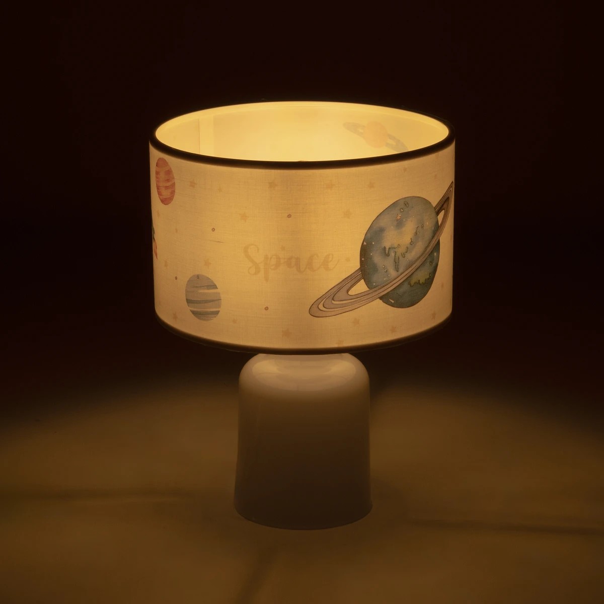GloboStar® SATURN 204-0030 Παιδικό Eπιτραπέζιο Φωτιστικό Πορτατίφ Μονόφωτο 1 x E27 IP20 Πολύχρωμο Ύφασμα με Λευκό Πλαστικό - Μ24 x Π24 x Υ32cm 3 GloboStar® SATURN 204-0030 Παιδικό Eπιτραπέζιο Φωτιστικό Πορτατίφ Μονόφωτο 1 x E27 IP20 Πολύχρωμο Ύφασμα με Λευκό Πλαστικό - Μ24 x Π24 x Υ32cm - Image 2