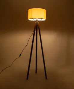 GloboStar® GloboStar® SAGA 204-0033 Μοντέρνο Eπιδαπέδιο Φωτιστικό Μονόφωτο 1 x E27 IP20 Καφέ Ξύλο με Κίτρινο Ύφασμα - Μ38 x Π38 x Υ140cm