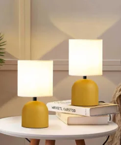 GloboStar® LOREN 204-0137 Μοντέρνο Eπιτραπέζιο Φωτιστικό Μονόφωτο 1 x E27 IP20 Κίτρινο Μέταλλο με Μπεζ Ύφασμα - Μ15 x Π15 x Υ31cm 7 204 0137 3