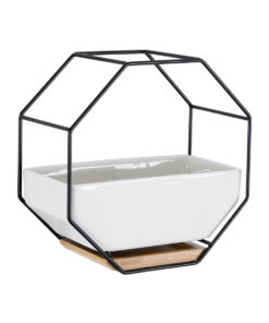 GloboStar® GloboStar® Artificial Garden BIANCO 20557 Διακοσμητικό Κεραμικό Κασπώ Γλάστρα - Flower Pot Λευκό με Μαύρο Μεταλλικό Πλέγμα και Καφέ Ξύλινη Βάση Μ18 x Π10 x Υ18cm