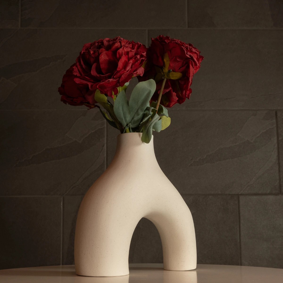 GloboStar® Artificial Garden TOLEDO 21250 Διακοσμητικό Κεραμικό Βάζo Μπεζ Π23 x Μ10 x Υ24 cm 7 GloboStar® Artificial Garden TOLEDO 21250 Διακοσμητικό Κεραμικό Βάζo Μπεζ Π23 x Μ10 x Υ24 cm - Image 6