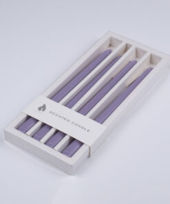 GloboStar® GloboStar® LAVENDER-FIELD 35203 ΣΕΤ 4 Αρωματικά Κεριά Κηροπηγίου Παραφίνης με Άρωμα Λεμόνι - Λεβάντα Μωβ Μ2 x Π2 x Υ25cm