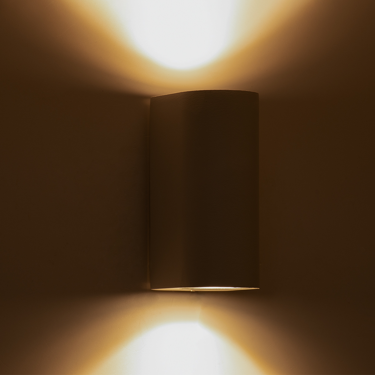 GloboStar® MURANO 60608 Φωτιστικό Τοίχου - Απλίκα Αρχιτεκτονικού Φωτισμού Εξωτερικού Χώρου Up & Down Αλουμινίου με Ντουί 2 x GU10 AC 220-240V Αδιάβροχο IP65 L15 x W8 x H6.8cm - Λευκό - 5 Years Warranty 9 GloboStar® MURANO 60608 Φωτιστικό Τοίχου - Απλίκα Αρχιτεκτονικού Φωτισμού Εξωτερικού Χώρου Up & Down Αλουμινίου με Ντουί 2 x GU10 AC 220-240V Αδιάβροχο IP65 L15 x W8 x H6.8cm - Λευκό - 5 Years Warranty - Image 7