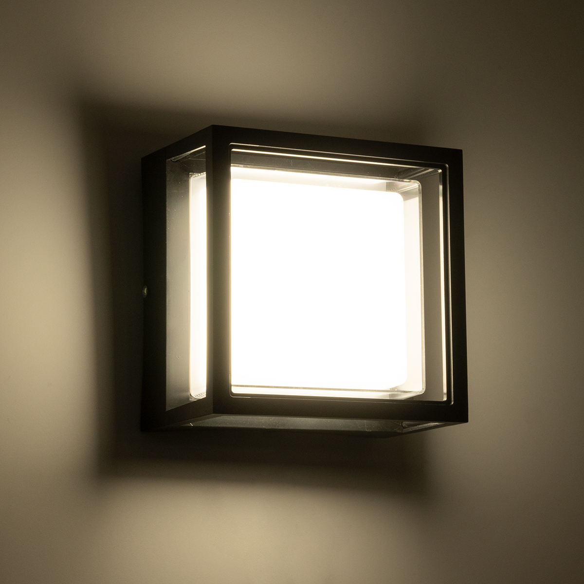 GLOBOSTAR® MAJESTIC 60773 Φωτιστικό Τοίχου - Απλίκα Εσωτερικού/Εξωτερικού Χώρου LED 10W 1050lm 120° AC175-265V Αδιάβροχο IP65 - Πλαστικό Σώμα - Φυσικό λευκό 4500K - Μ17 x Π17 x Υ9cm - Μαύρο - Bridgelux Chip - 3 Χρόνια Εγγύηση 8 GLOBOSTAR® MAJESTIC 60773 Φωτιστικό Τοίχου - Απλίκα Εσωτερικού/Εξωτερικού Χώρου LED 10W 1050lm 120° AC175-265V Αδιάβροχο IP65 - Πλαστικό Σώμα - Φυσικό λευκό 4500K - Μ17 x Π17 x Υ9cm - Μαύρο - Bridgelux Chip - 3 Χρόνια Εγγύηση - Image 6