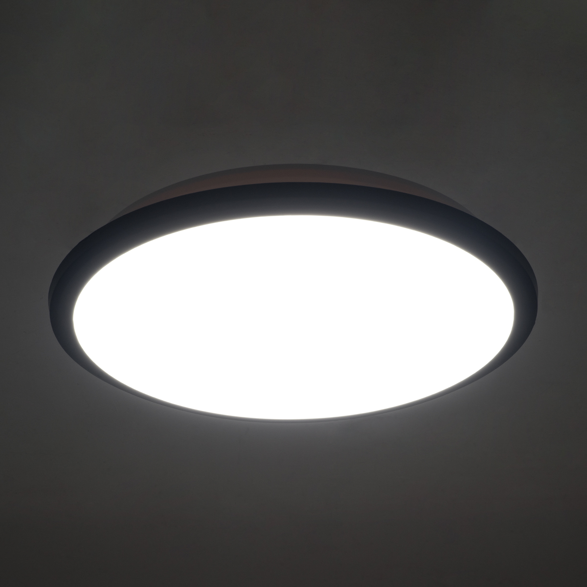 GloboStar® TUFFIN 60997 Πλαφονιέρα Οροφής LED 24W 2640lm 120° AC 220-240V Αδιάβροχη IP54 Φ30 x Υ6.5cm Φυσικό Λευκό 4500K - Μαύρο - Bridgelux Chips - 3 Years Warranty 10 GloboStar® TUFFIN 60997 Πλαφονιέρα Οροφής LED 24W 2640lm 120° AC 220-240V Αδιάβροχη IP54 Φ30 x Υ6.5cm Φυσικό Λευκό 4500K - Μαύρο - Bridgelux Chips - 3 Years Warranty - Image 8