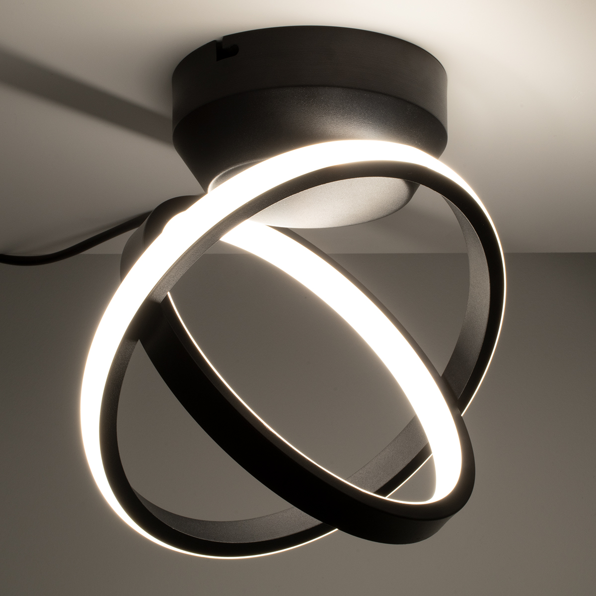 GLOBOSTAR® AMELIA 61052 Μοντέρνο Φωτιστικό Οροφής LED 20W 2400lm 300° AC 220-240V IP20 Ρυθμιζόμενο Λευκό CCT με On/Off 2700K/4500K/6000K - Lumileds SMD Chip - Μαύρο Ματ - Μ24.5 x Π16 x Υ25cm - 3 Χρόνια Εγγύηση 8 GLOBOSTAR® AMELIA 61052 Μοντέρνο Φωτιστικό Οροφής LED 20W 2400lm 300° AC 220-240V IP20 Ρυθμιζόμενο Λευκό CCT με On/Off 2700K/4500K/6000K - Lumileds SMD Chip - Μαύρο Ματ - Μ24.5 x Π16 x Υ25cm - 3 Χρόνια Εγγύηση - Image 6