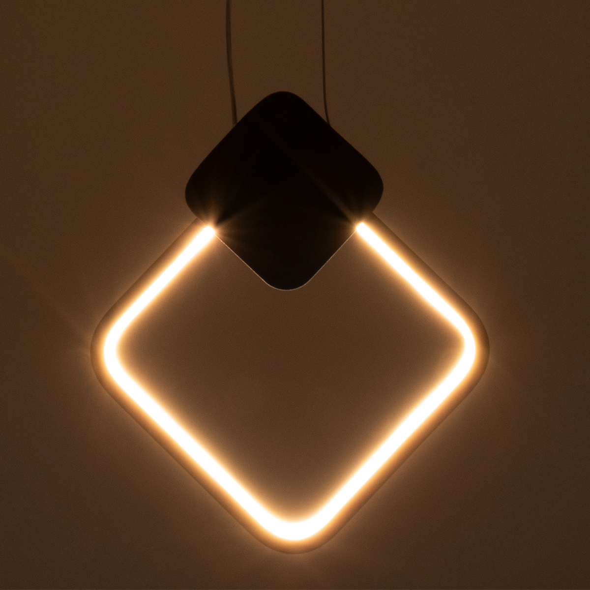 GLOBOSTAR® MARY 61082 Μοντέρνο Κρεμαστό Φωτιστικό Οροφής LED 12W 1440lm 300° AC 220-240V IP20 Ρυθμιζόμενο Λευκό CCT με On/Off 2700K/4500K/6000K - Lumileds SMD Chip - Μαύρο - Μ20 x Π2.3 x Υ28.5cm - 3 Χρόνια Εγγύηση 10 GLOBOSTAR® MARY 61082 Μοντέρνο Κρεμαστό Φωτιστικό Οροφής LED 12W 1440lm 300° AC 220-240V IP20 Ρυθμιζόμενο Λευκό CCT με On/Off 2700K/4500K/6000K - Lumileds SMD Chip - Μαύρο - Μ20 x Π2.3 x Υ28.5cm - 3 Χρόνια Εγγύηση - Image 8