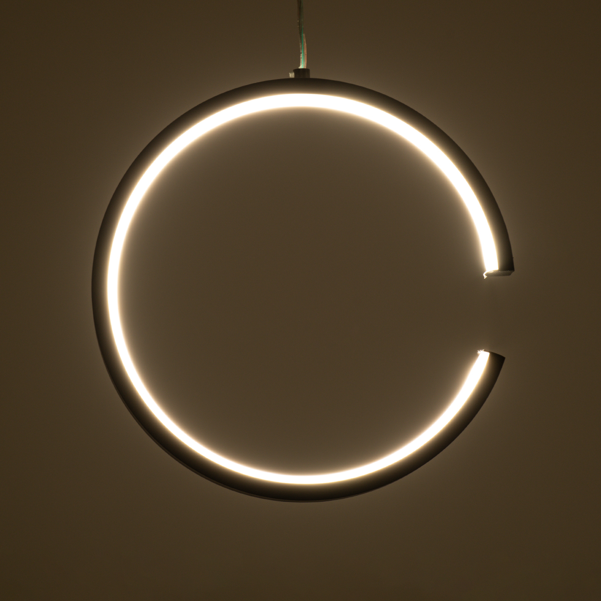 GLOBOSTAR® CEROBA 61306 Μοντέρνο Κρεμαστό Φωτιστικό Οροφής LED 12W 1320lm 360° AC 220-240V IP20 Ρυθμιζόμενο Λευκό CCT με On/Off 2700K/4500K/6000K - Lumileds SMD Chip - Μαύρο - Μ22 x Π2 x Υ22cm - 3 Χρόνια Εγγύηση 11 GLOBOSTAR® CEROBA 61306 Μοντέρνο Κρεμαστό Φωτιστικό Οροφής LED 12W 1320lm 360° AC 220-240V IP20 Ρυθμιζόμενο Λευκό CCT με On/Off 2700K/4500K/6000K - Lumileds SMD Chip - Μαύρο - Μ22 x Π2 x Υ22cm - 3 Χρόνια Εγγύηση - Image 9