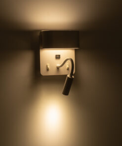 GloboStar® IBIS 61368 Μοντέρνο Φωτιστικό Τοίχου - Απλίκα Ξενοδοχείου Bed Side LED 10W 1100lm 36° & 360° AC 220-240V - Reading Light & Up/Down Light - Φορτιστής USB 3A - Μ10 x Π6.1 x Υ18cm - Φυσικό Λευκό 4500K - Λευκό 24 61368 10