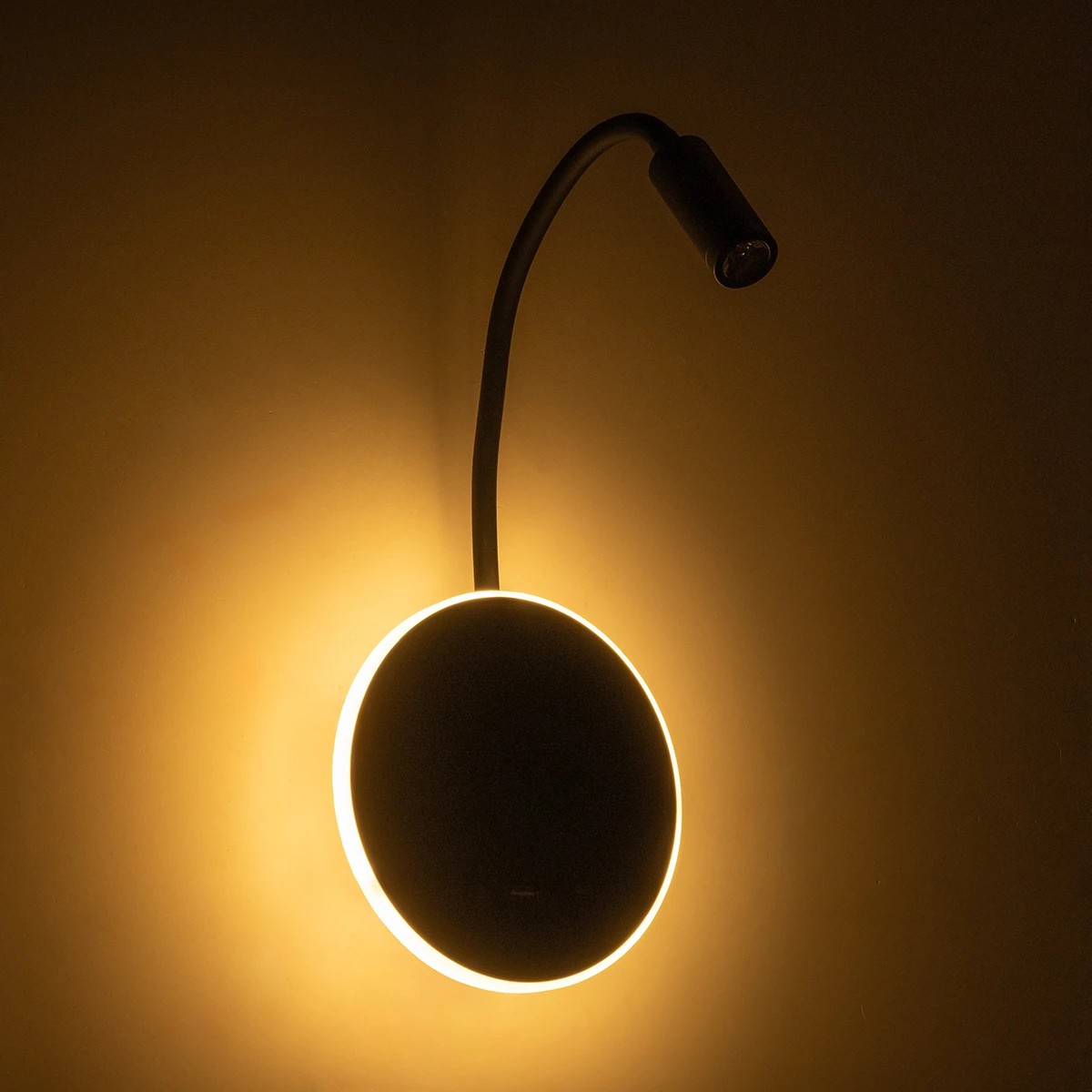 GLOBOSTAR® GOOSE 61695 Μοντέρνο Φωτιστικό Τοίχου - Απλίκα Ξενοδοχείου Reading Light με Φορτιστή USB 3A LED 6W 600lm 36° & 360° AC 220-240V IP20 Θερμό Λευκό 2700K - Bridgelux COB Chip & TÜV SÜD Driver - Μαύρο Ματ - Μ15.5 x Π22.5 x Υ30cm - 3 Χρόνια Εγγύηση 9 GLOBOSTAR® GOOSE 61695 Μοντέρνο Φωτιστικό Τοίχου - Απλίκα Ξενοδοχείου Reading Light με Φορτιστή USB 3A LED 6W 600lm 36° & 360° AC 220-240V IP20 Θερμό Λευκό 2700K - Bridgelux COB Chip & TÜV SÜD Driver - Μαύρο Ματ - Μ15.5 x Π22.5 x Υ30cm - 3 Χρόνια Εγγύηση - Image 8