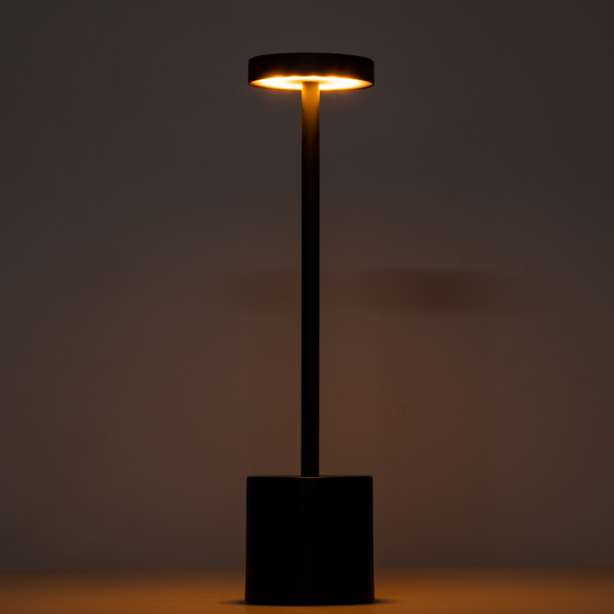 GloboStar® JOJO 76520 Επαναφορτιζόμενο Επιτραπέζιο Φωτιστικό Πορτατίφ LED 1.5W 105lm 120° DC 5V IP44 CCT Ultra Θερμό 1500K - Φυσικό Λευκό 4500K - Ψυχρό Λευκό 6000K Dimmable Μαύρο Αλουμίνιο - Μ8 x Π8 x Υ34cm - 2 Χρόνια Εγγύηση 12 GloboStar® JOJO 76520 Επαναφορτιζόμενο Επιτραπέζιο Φωτιστικό Πορτατίφ LED 1.5W 105lm 120° DC 5V IP44 CCT Ultra Θερμό 1500K - Φυσικό Λευκό 4500K - Ψυχρό Λευκό 6000K Dimmable Μαύρο Αλουμίνιο - Μ8 x Π8 x Υ34cm - 2 Χρόνια Εγγύηση - Image 10