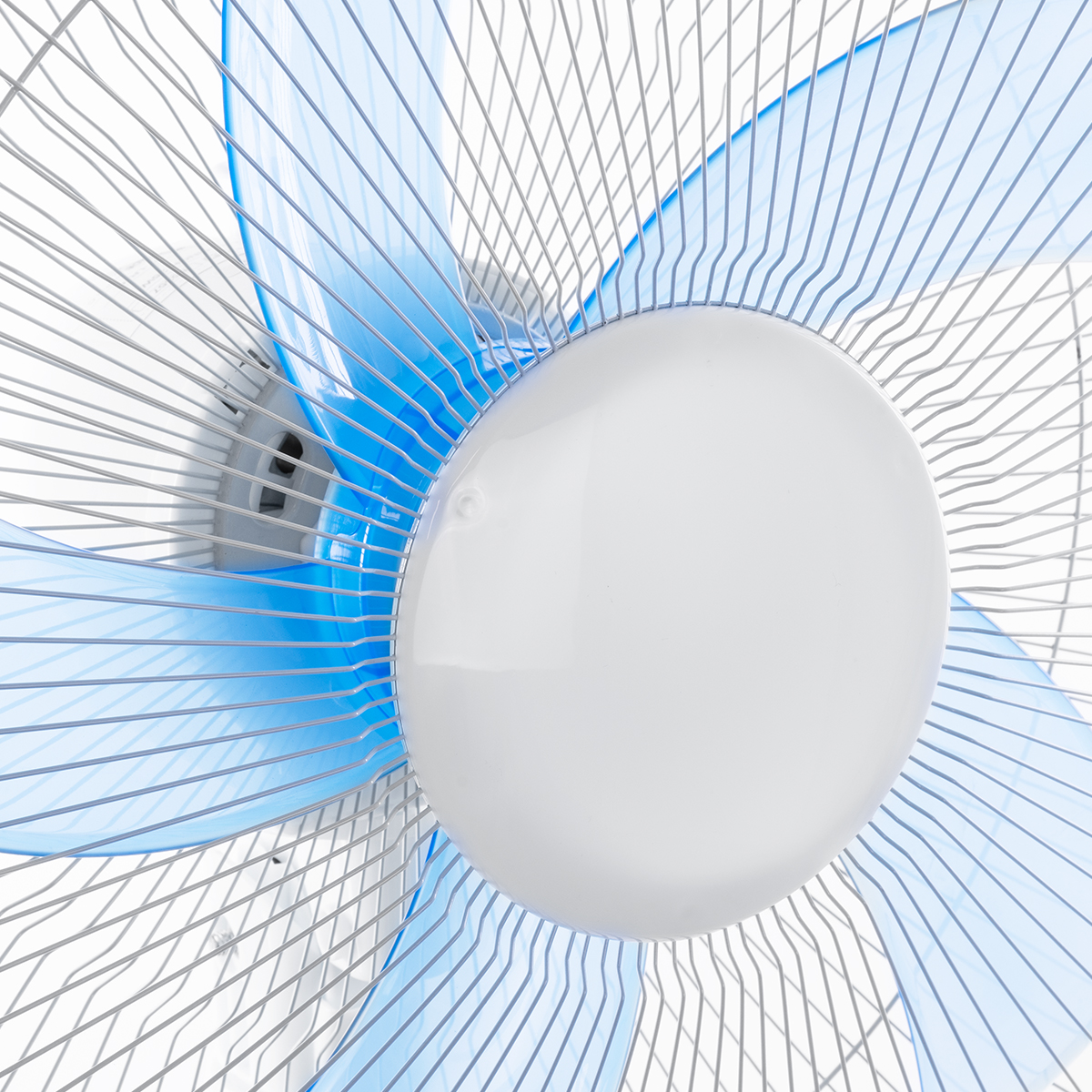 GloboStar® SOLARE-FAN 85357 Solar Fan Αυτόνομος Ηλιακός Επιδαπέδιος Ανεμιστήρας 25W 2 Λειτουργιών Ρεύματος με AC 220-240V ή με Φωτοβολταϊκό Panel 9V 15W & Επαναφορτιζόμενη Μπαταρία Li-ion 7.4V 6000mAh - 12 Ταχύτητες - Ασύρματο Χειριστήριο - Ενσωματωμένο USB 2.0 Charger Συσκευών - IP20 - Μ44 x Π37.5 x Υ132cm - Λευκό - 2 Years Warranty 5 GloboStar® SOLARE-FAN 85357 Solar Fan Αυτόνομος Ηλιακός Επιδαπέδιος Ανεμιστήρας 25W 2 Λειτουργιών Ρεύματος με AC 220-240V ή με Φωτοβολταϊκό Panel 9V 15W & Επαναφορτιζόμενη Μπαταρία Li-ion 7.4V 6000mAh - 12 Ταχύτητες - Ασύρματο Χειριστήριο - Ενσωματωμένο USB 2.0 Charger Συσκευών - IP20 - Μ44 x Π37.5 x Υ132cm - Λευκό - 2 Years Warranty - Image 5