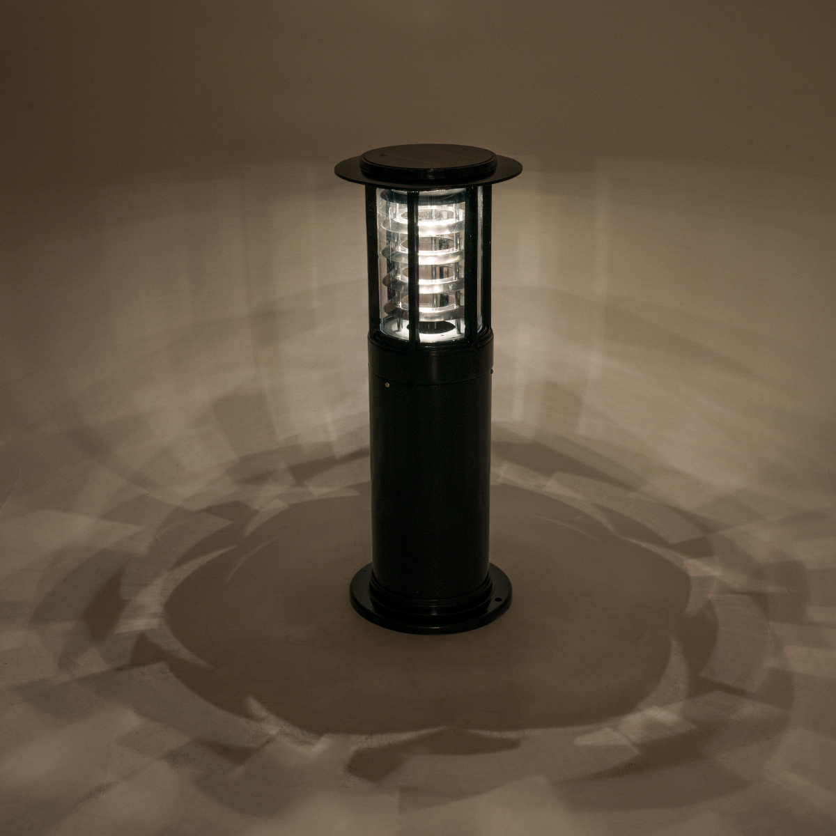 GLOBOSTAR® SOLARMIS 90536 Φωτιστικό Κολωνάκι Κήπου LED 10W 180lm 120° με Ενσωματωμένο Φωτοβολταϊκό Panel 6V 5W & Επαναφορτιζόμενη Μπαταρία Li-ion 3.2V 6000mAh με Αισθητήρα Ημέρας-Νύχτας Αδιάβροχο IP65 All in One CCT 6000K-4500K-2700K - Γκρι Ανθρακί - Μ22 x Π22 x Υ59cm - 2 Χρόνια Εγγύηση 10 GLOBOSTAR® SOLARMIS 90536 Φωτιστικό Κολωνάκι Κήπου LED 10W 180lm 120° με Ενσωματωμένο Φωτοβολταϊκό Panel 6V 5W & Επαναφορτιζόμενη Μπαταρία Li-ion 3.2V 6000mAh με Αισθητήρα Ημέρας-Νύχτας Αδιάβροχο IP65 All in One CCT 6000K-4500K-2700K - Γκρι Ανθρακί - Μ22 x Π22 x Υ59cm - 2 Χρόνια Εγγύηση - Image 8