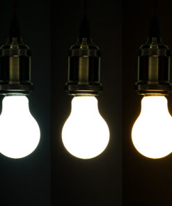 GloboStar® GloboStar® 99242 Λάμπα E27 A60 Γλόμπος LED CCT FILAMENT 6W 560 lm 320° AC 85-265V με Λευκό Γαλακτερό Γυαλί 3 Step Switch CCT Change Θερμό Λευκό - Φυσικό Λευκό - Ψυχρό Λευκό