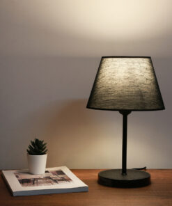 GloboStar® GloboStar® LARA 204-0074 Μοντέρνο Eπιτραπέζιο Φωτιστικό Πορτατίφ Μονόφωτο 1 x E27 IP20 Μαύρο Αλουμίνιο με Μαύρο Ύφασμα - Μ22 x Π22 x Υ36cm