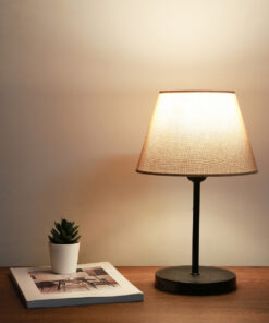 GloboStar® GloboStar® LARA 204-0073 Μοντέρνο Eπιτραπέζιο Φωτιστικό Πορτατίφ Μονόφωτο 1 x E27 IP20 Μαύρο Αλουμίνιο με Μπεζ Ύφασμα - Μ22 x Π22 x Υ36cm