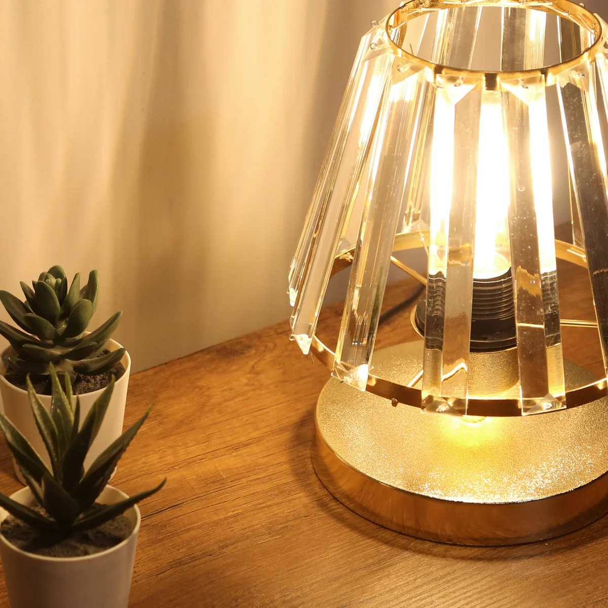GloboStar® GLASSY 204-0064 Μοντέρνο Eπιτραπέζιο Φωτιστικό Πορτατίφ Μονόφωτο 1 x E27 IP20 Χρυσό Μέταλλο με Διάφανο Κρύσταλλο - Μ15 x Π15 x Υ25cm 2 GloboStar® GloboStar® GLASSY 204-0064 Μοντέρνο Eπιτραπέζιο Φωτιστικό Πορτατίφ Μονόφωτο 1 x E27 IP20 Χρυσό Μέταλλο με Διάφανο Κρύσταλλο - Μ15 x Π15 x Υ25cm